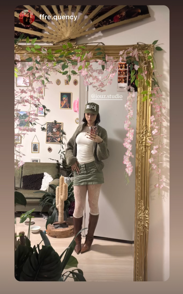 Jouz, worn by a customer